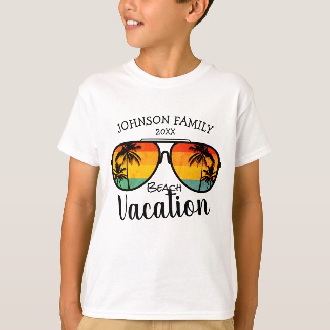 Retro Palm Trees Sonnenbrille Familienurlaub T-Shirt (Vorderseite)
