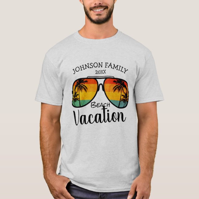 Retro Palm Trees Sonnenbrille Familienurlaub T-Shirt (Vorderseite)