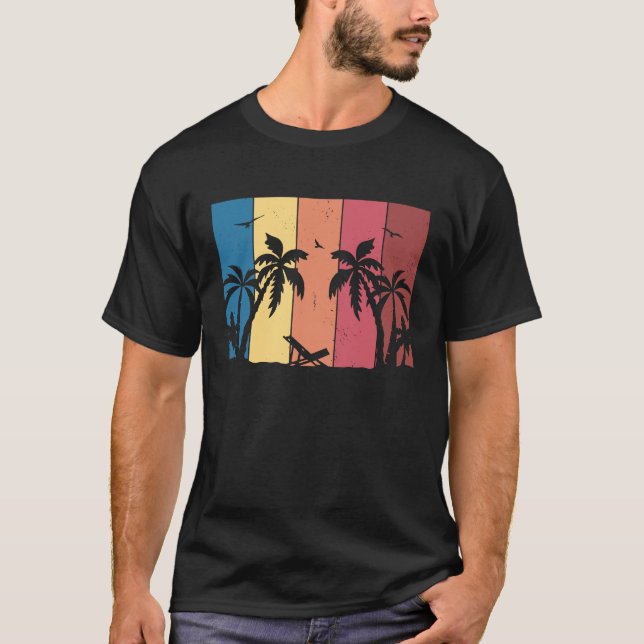 Retro Palmen mit Sonnenliegen Palmen ganzjährig T-Shirt (Vorderseite)