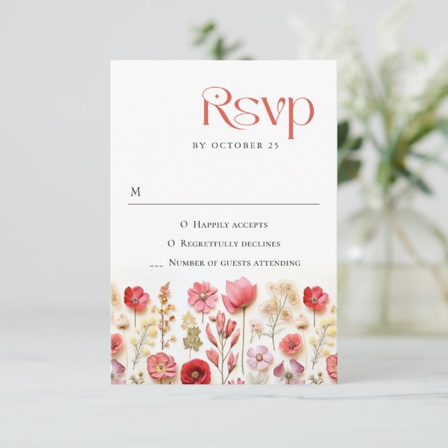 Retro Pastel Pink Boho Wild Blume Hochzeit RSVP Karte (Stehend Vorderseite)