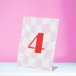 Retro Pattern Rosa Fett Tischnummer Sockelschild<br><div class="desc">Lassen Sie Ihre Hochzeitsdekoration mit diesen einzigartigen Retro-Tischnummern in Rosa und Rot,  fett formatierter Typografie und Retro-Mustern noch verstärken. Karo aus der Erholung der Kollektion für passende Retro-Vintage Disco-Schreibwaren.</div>
