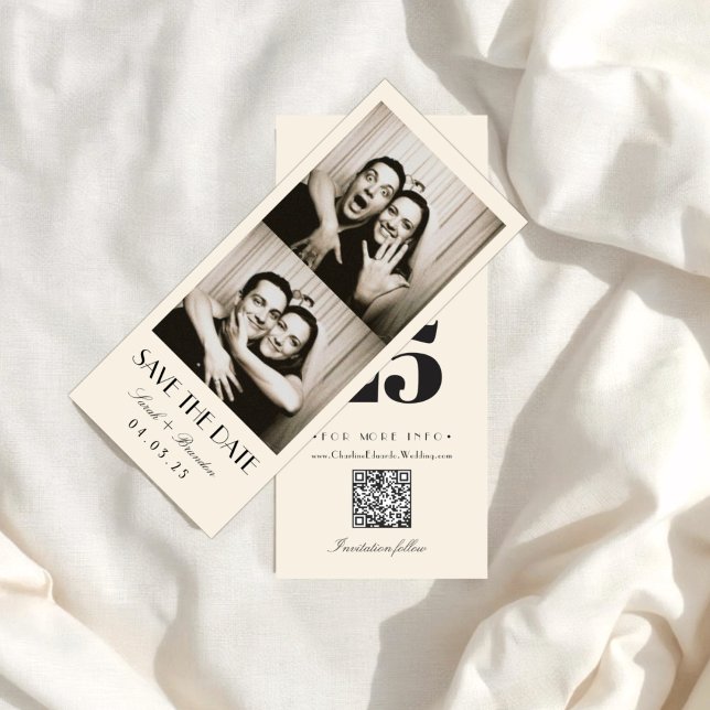 Retro Photobooth Typography Qrcode Save the Date I (Von Creator hochgeladen)