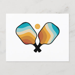 Retro Pickleball Paddles & Ball Feiertagspostkarte