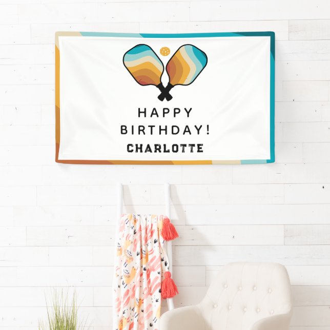 Retro Pickleball Paddles & Ball Geburtstagsparty Banner (Insitu)