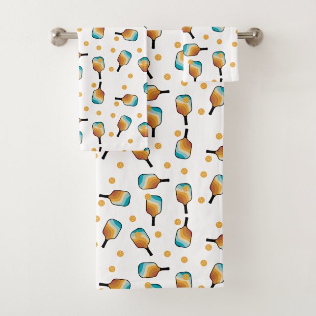 Retro Pickleball Paddles & Ball Pattern Badhandtuch Set (Insitu)