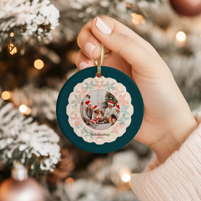 Retro Pink Green Christmas Keramik Ornament (Von Creator hochgeladen)