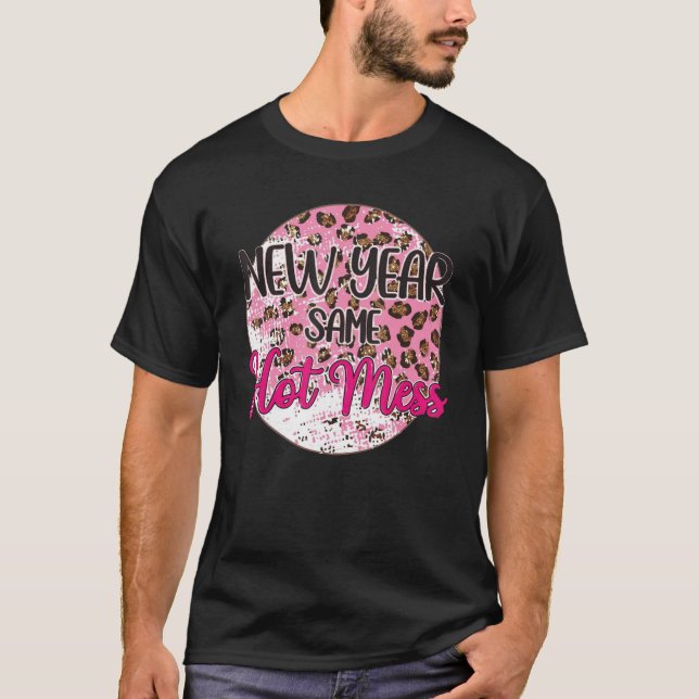 Retro Pink Leopard Neujahr 2023 dieselbe heiße Mes T-Shirt (Vorderseite)