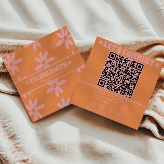 Retro Pink Orange QR Code Groovy Floral Girly  Quadratische Visitenkarte (Von Creator hochgeladen)