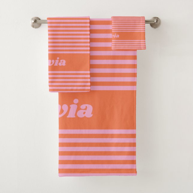 Retro Pink Orange Stripe Personalized Name Badhandtuch Set (Insitu)