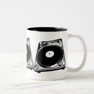 Retro-Plattenspieler-Grafik in Schwarz Zweifarbige Tasse
