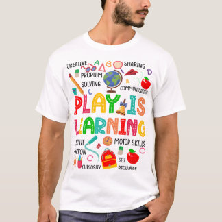 Retro Play ist lernende Kindergartenerzieher-Team T-Shirt