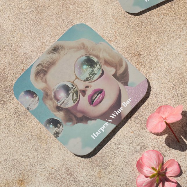 Retro Pop Art Pink und Blue Space Woman Getränkeuntersetzer (Elevate your style with this standout piece, ideal for lovers of vintage flair.)