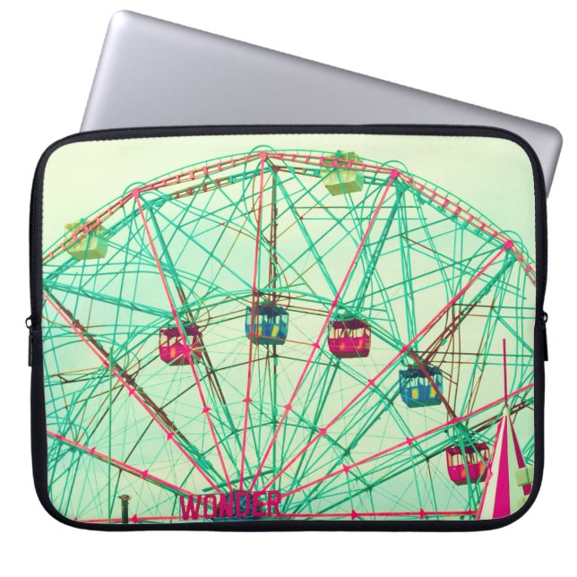 Retro Pop Sommerfest Laptopschutzhülle (Vorderseite)