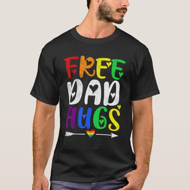 Retro Pride LGBTQ Mens Free Vater Hugs Gay Rights T-Shirt (Vorderseite)