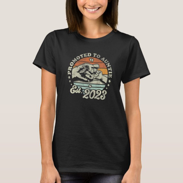 Retro Promoted To Auntie 2023 For New Auntie First T-Shirt (Vorderseite)