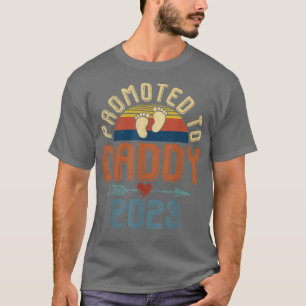 Retro Promoted to Daddy 2023 Erstes Mal Daddy Gend T-Shirt