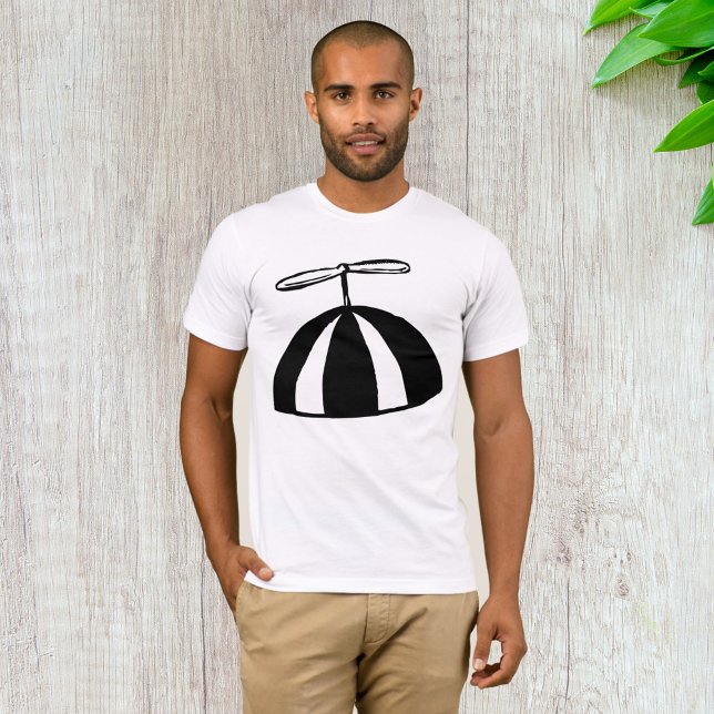 Retro Propeller Beanie Whimsical Schwarz und Weiß T-Shirt (Von Creator hochgeladen)