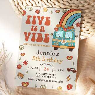 Retro Rainbow Five ist ein Vibe Groovy 5. Geburtst Einladung