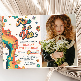 Retro Rainbow Five ist ein Vibe Groovy 5. Geburtst Einladung