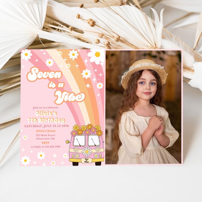 Retro Rainbow Seven ist ein Vibe Groovy 7. Geburts Einladung (Von Creator hochgeladen)