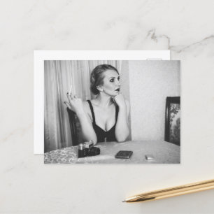 Retro-Raucherin Postkarte