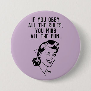 Retro-Regelbrecherin-Frau-Knopf Button