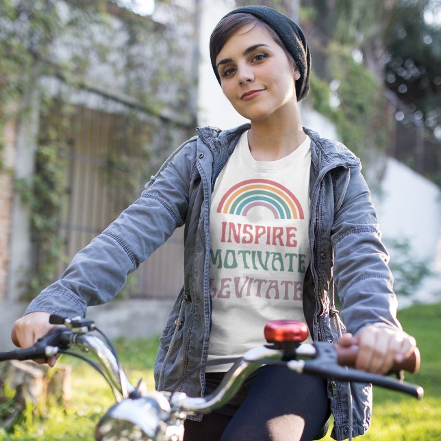 Retro-Regenbogen Inspiriert, motiviert, Levitate-Z T-Shirt (Von Creator hochgeladen)