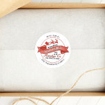 Retro Reindeer Christmas Red Custom Runder Aufkleber<br><div class="desc">Dieses Design besticht durch einen Weihnachtsbaum,  eine Vintage Retro-Briefmarke mit Rot und Weiß,  eine schlichte minimalistische Typografie,  ein niedliches Whimsical,  einen Weihnachtsmann,  Rentierrodelfahrten und ein klassisches Gastgeschenk im traditionellen Stil.</div>