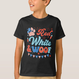 Retro Rot Weiß und Woof Uns Flag Hunde Paw Happy 4 T-Shirt