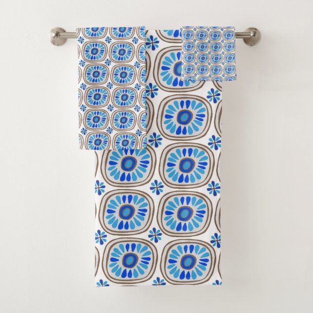 Retro Round Daisy Tile Pattern Blau Badhandtuch Set (Insitu)