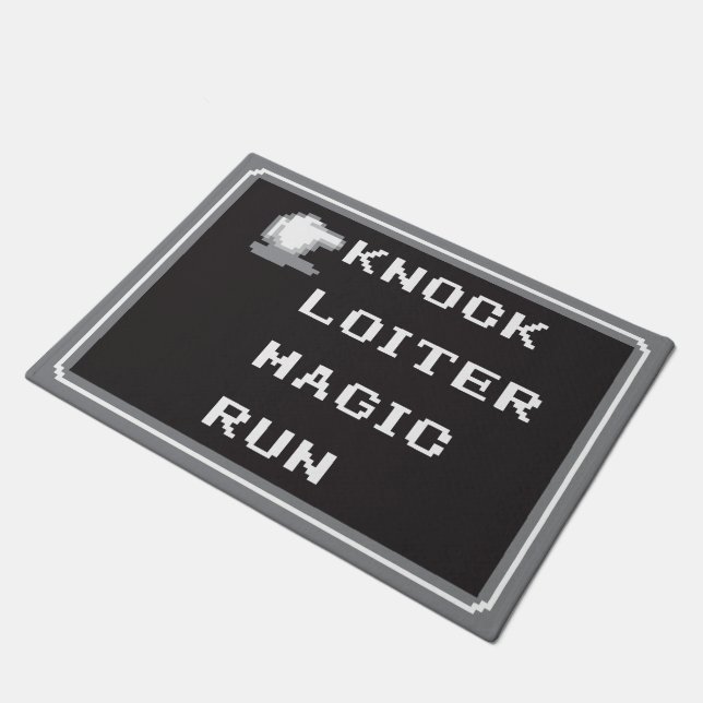 Retro RPG-Menü-Tür-Matte 18" x 24" (8-Bit) Fußmatte (Schrägansicht)
