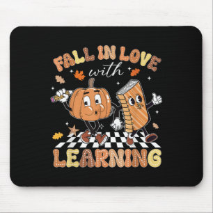 Retro Rückgang in Liebe mit Lernen Autumn Pumpkin  Mousepad