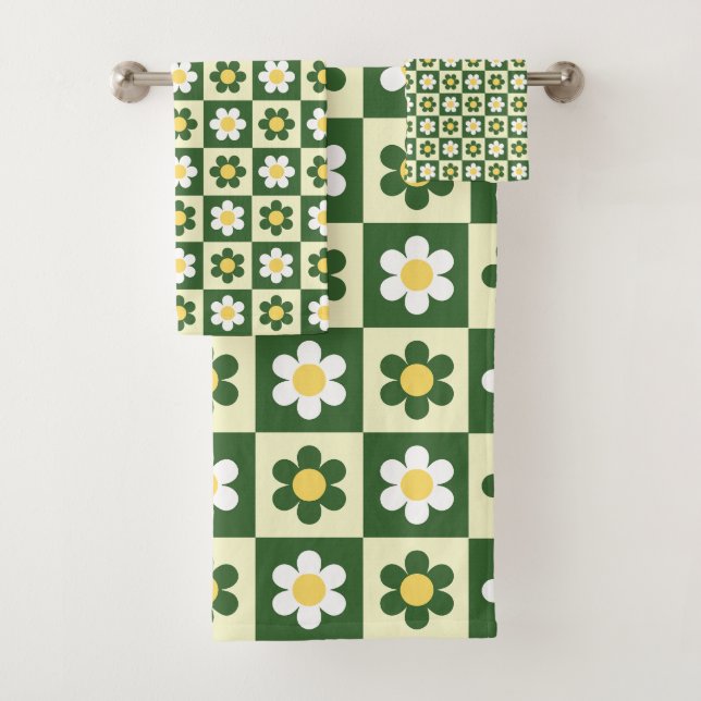 Retro Sage Green and Cream Daisy Checkerboard  Badhandtuch Set (Insitu)