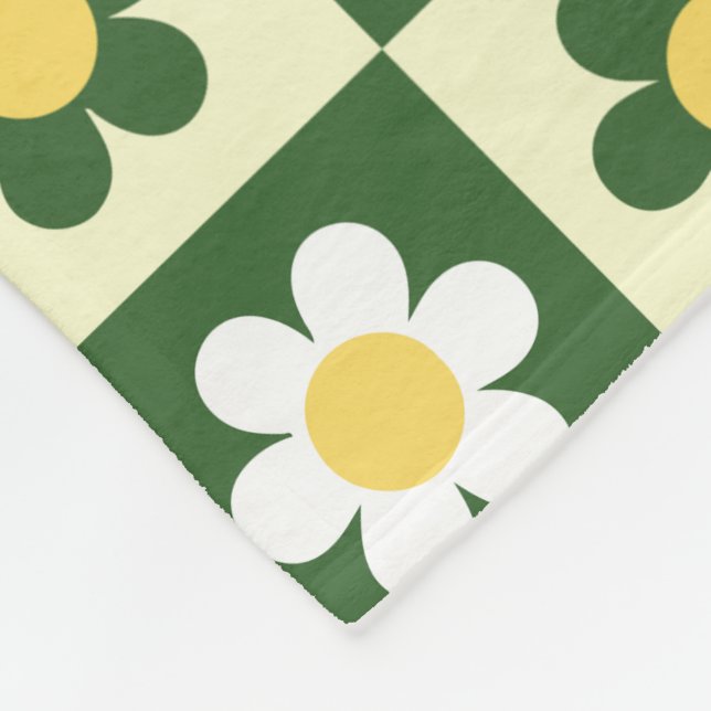 Retro Salbeigrün und Creme Gänseblümchen Schachbre Fleecedecke (Ecke)