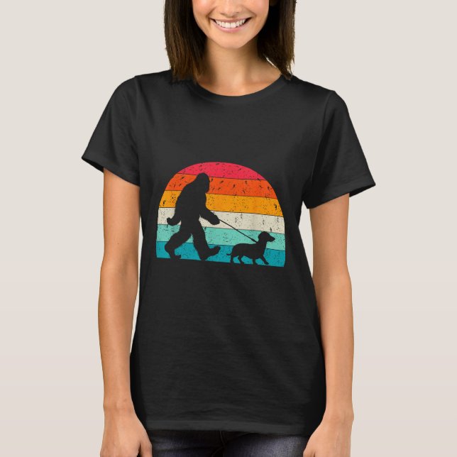 Retro Sasquatch Lover Doxie Wiener Dog Walker Bigf T-Shirt (Vorderseite)