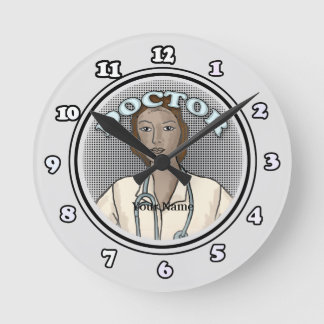Retro-schwarze weibliche Ärztin Runde Wanduhr