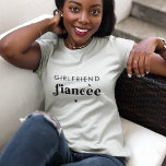 Retro Script Girlfriend Fiancer Engagement Party T-Shirt<br><div class="desc">Dieser elegante T - Shirt mit whimsical Retro-Skript würde ein wunderbares Geschenk für eine zukünftige Ehefrau machen!</div>