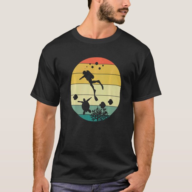 Retro Scuba Diver Instructor Diving Experte T-Shirt (Vorderseite)