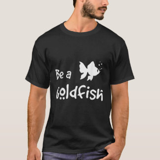 Retro sei ein Goldfish Funny Soccer Sprichwort sar T-Shirt