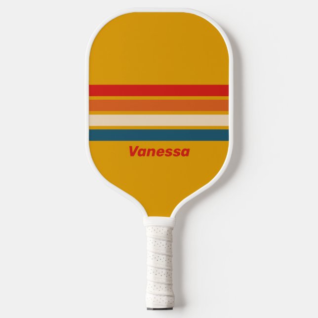 Retro-Senf-Querstreifendesign mit Namen Pickleball Schläger (Vorderseite)