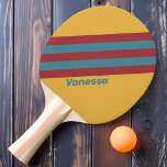 Retro-Senf-Streifen mit Namen Tischtennis Schläger<br><div class="desc">Das Retro Senf Seed Stripes Ping Pong Paddle mit Name bringt einen lebendigen, nostalgischen Flair in Ihr Spiel mit seinen fetten Senf gelben Streifen und anpassbaren Namen Funktion. Dieses Paddel verbindet Vintagen Charme mit einer modernen persönlichen Touch und ist somit ideal für diejenigen, die ein einzigartiges und spielerisches Design Liebe...</div>