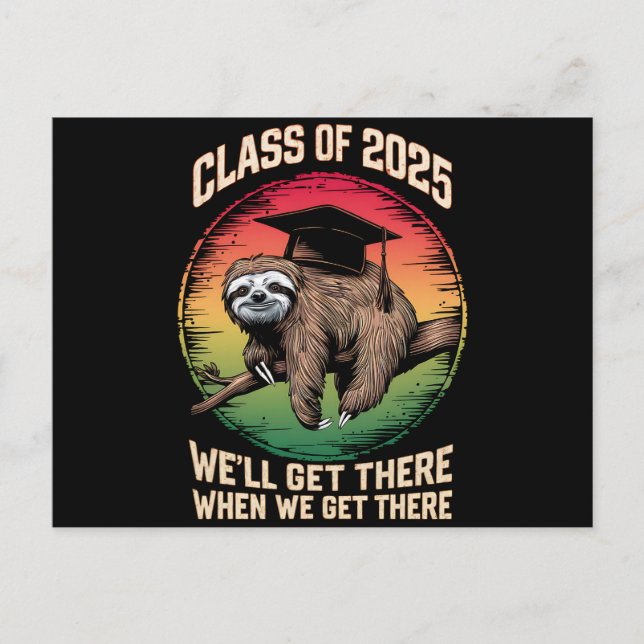 Retro Senior Class of 2025 Sloth Cap Abschluss Postkarte (Vorderseite)