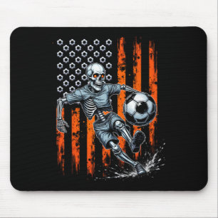 Retro-Skelett spielt Fußball USA-Flagge Grusel-Hal Mousepad
