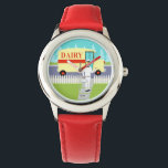 Retro Small Town Milkman Kid's Watch Armbanduhr<br><div class="desc">Die Retro Small Town Milkman Kid's Watch ist für Sie da, wenn Sie einen Durst nach einem modernen Design haben! Das minimalistische Design der 60er Jahre besticht durch einen engagierten Milchmann, der seine morgendlichen Runden macht. Der blonde Mann trägt milchig weiße Hosen, Shirt und Hut mit schwarzer Bogen-Krawatte, Gürtel und...</div>