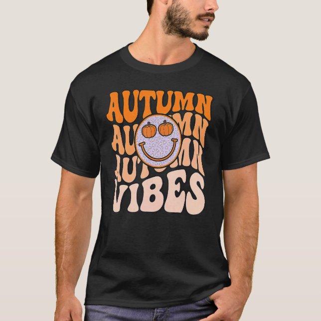 Retro Smile Face Fall Vibes Pumpkin Autumn Thanksg T-Shirt (Vorderseite)