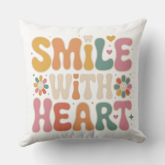 Retro 'Smile With Heart' Throw Pillow - Groovy Den Kissen