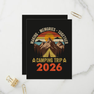 Retro-Sonnenuntergang-Familien-Camping-Trip 2026 Einladungspostkarte