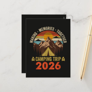 Retro-Sonnenuntergang-Familien-Camping-Trip 2026 Feiertagspostkarte