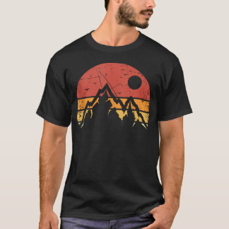 Retro-Sonnenuntergang-Gebirgsabenteuer Outdoor T-Shirt