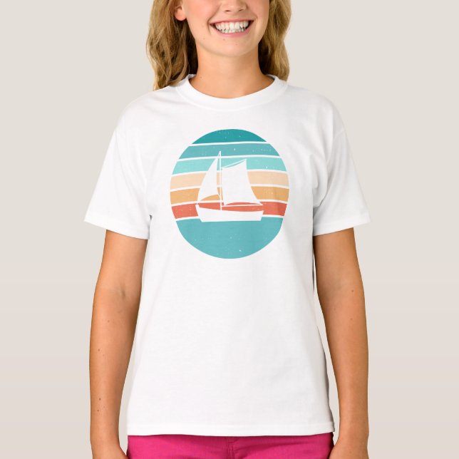 Retro Sonnenuntergang gestörter Effekt + Segelboot T-Shirt (Vorderseite)